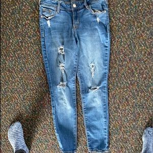 Distressed skinny jeans